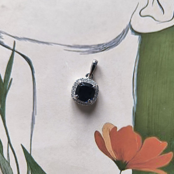 Silver pendant with sapphire nano 1.099ct