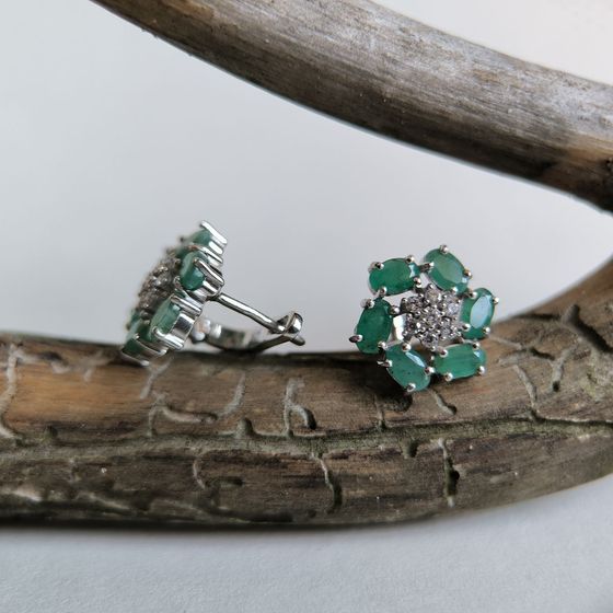 Silver earrings with emerald, fianites