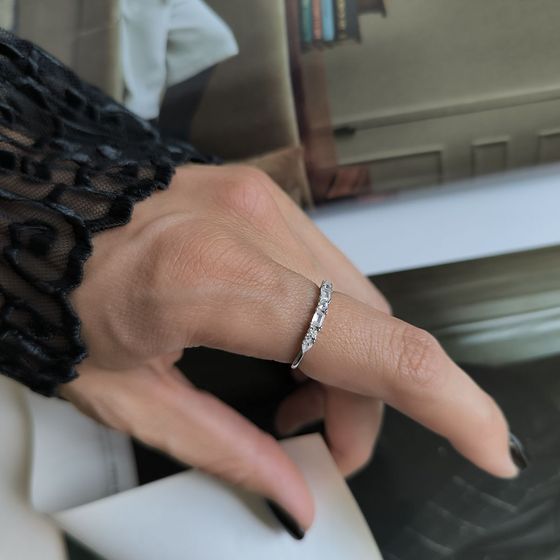 Серебряное кольцо с фианитами