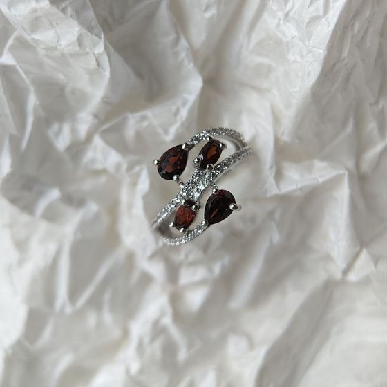 Серебряное кольцо с гранатом 2.325ct