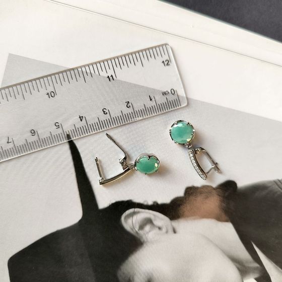Silver earrings with emerald 5.533ct