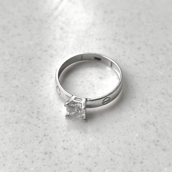 Gold ring with 0.2ct phianites