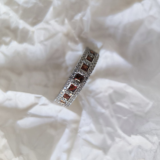 Silver ring with garnet 1.503ct