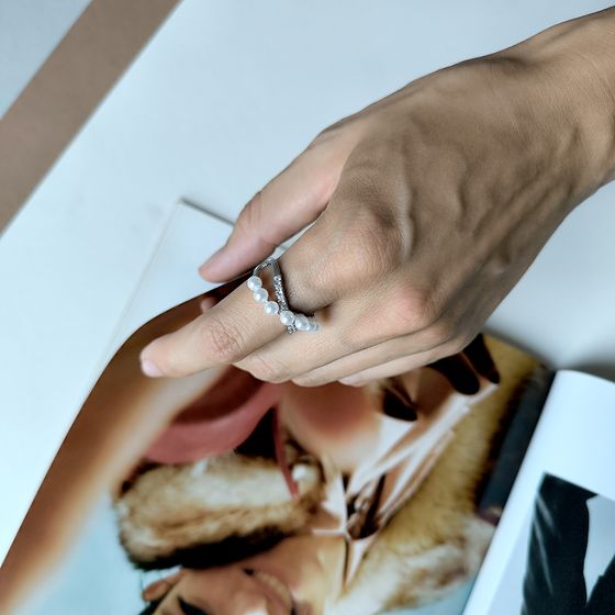 Silver ring with pearls, fianites