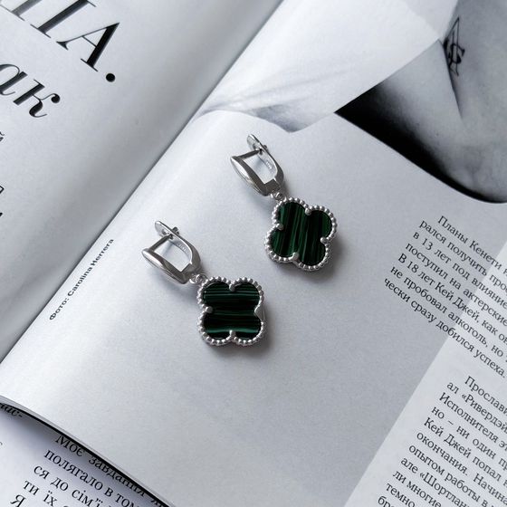 Silver earrings with malachite