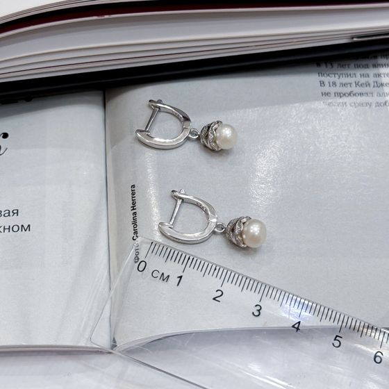 Silver earrings with pearls, fianites