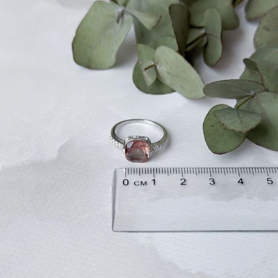 Silver ring with a 3.064-carat sultanite