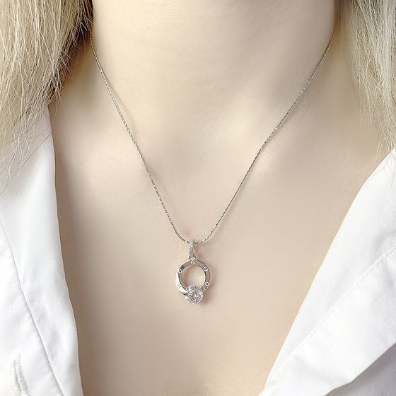 Silver pendant with phianites