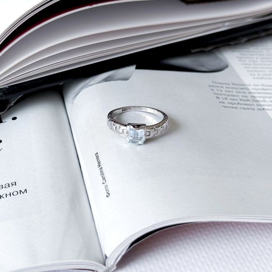 Срібна каблучка з топазом 0.87ct