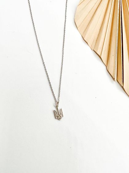 Silver necklace without stones