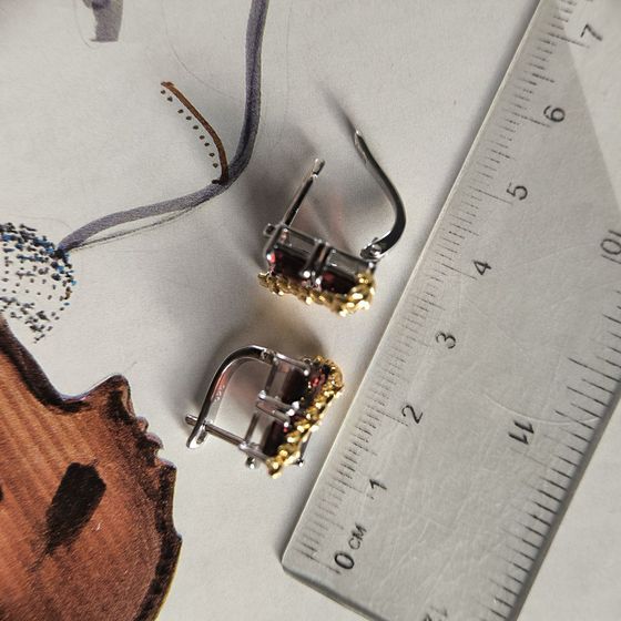 Silver earrings with garnet 8.27ct