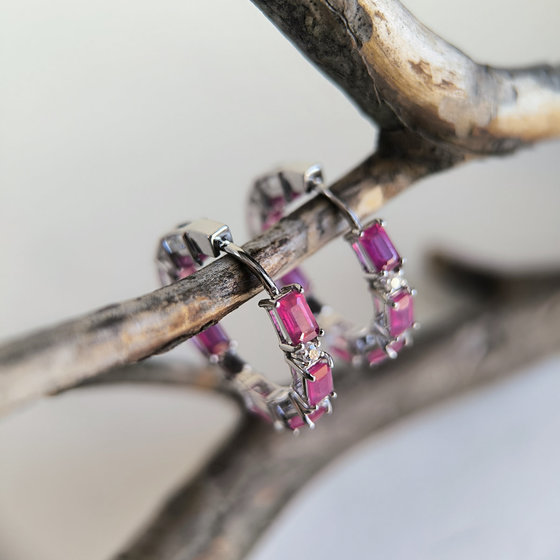 Срібні сережки з рубіном 6.145ct, фіанітами