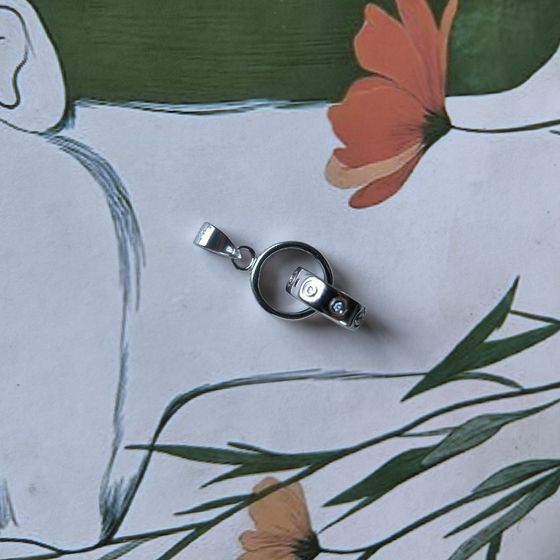 Silver pendant with phianites