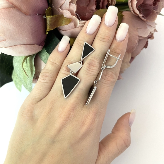 Silver earrings with onyx