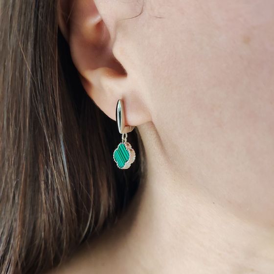 Silver earrings with malachite