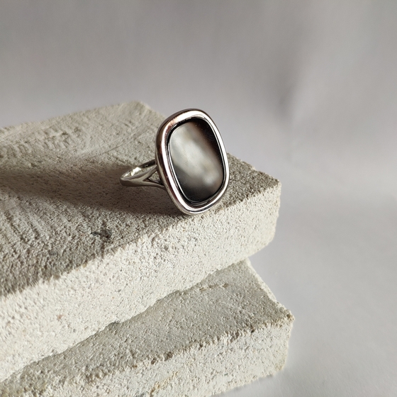 Silver ring with onyx 5.781ct