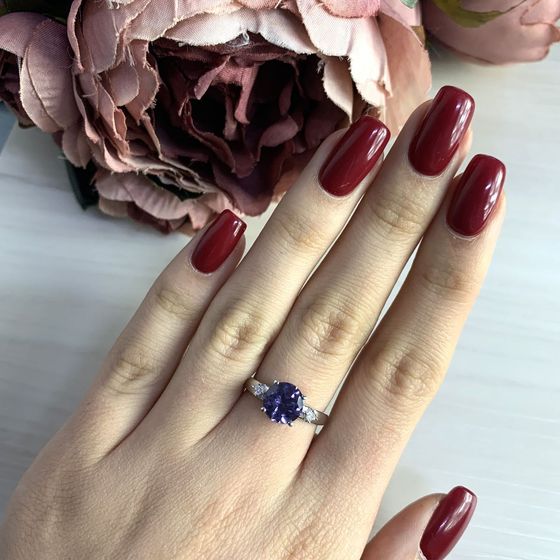 Silver ring with a 2.58-carat alexandrite