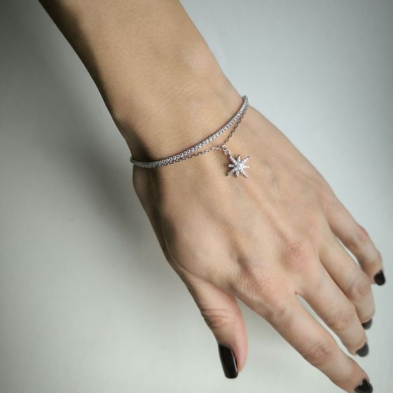 Silver bracelet with phianites