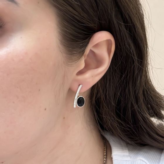 Silver earrings with onyx, fianites