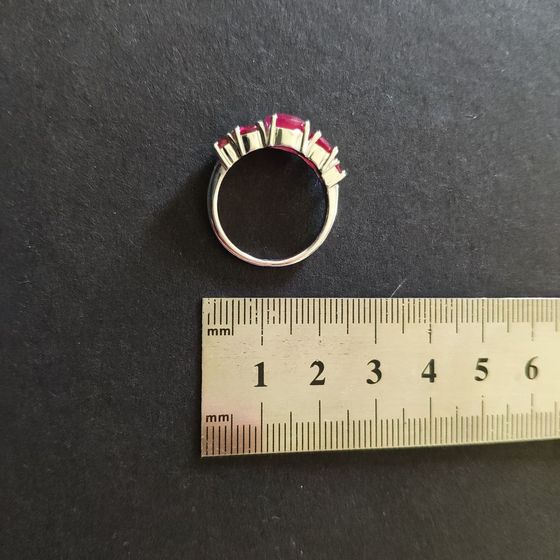 Серебряное кольцо с рубином 3.63ct