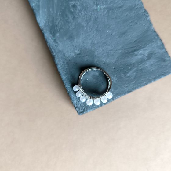 Silver ring with pearls, fianites