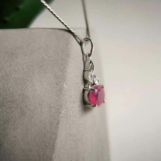 Серебряная подвеска с рубином 2.142ct, фианитами