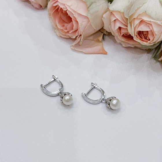 Silver earrings with pearls, fianites