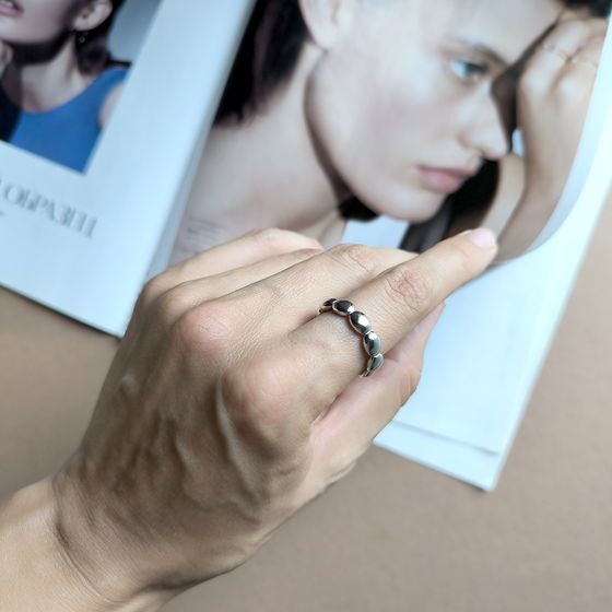 Срібна каблучка без каменів