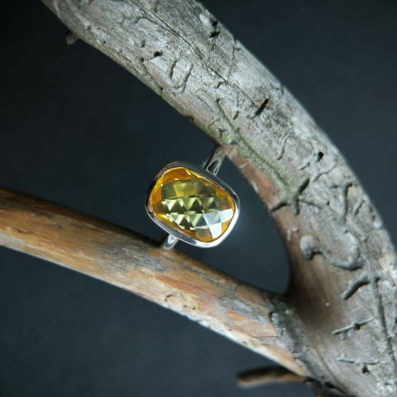 Silver ring with citrine nano