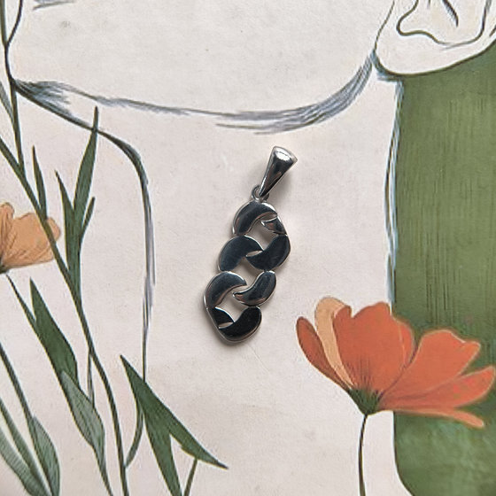 Silver pendant without stones