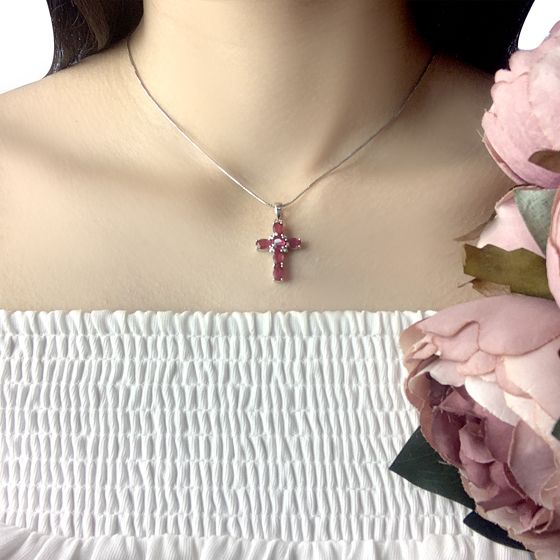 Silver cross with ruby 4.079ct