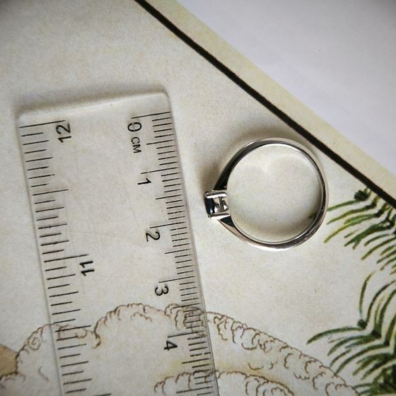 Silver ring with a 0.635-carat sapphire