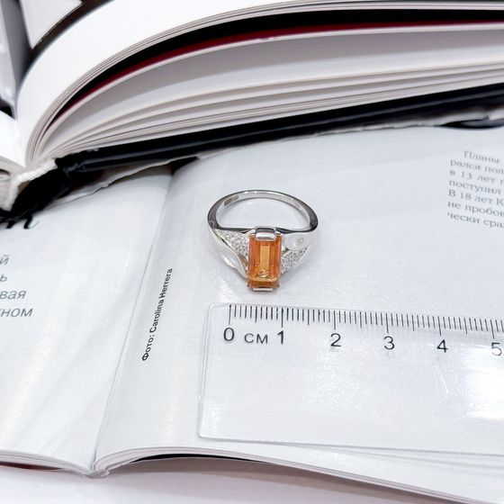 Срібна каблучка із золотим кварцом 2.783ct, фіанітами