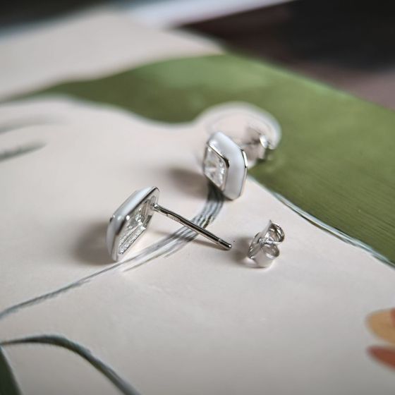 Silver earrings with phianites, semallu