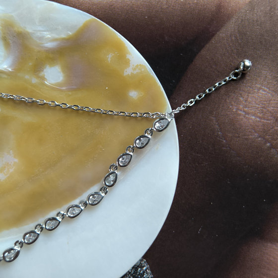 Silver necklace with cubic zirconia