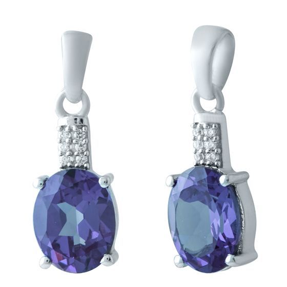 Silver pendant with a 3.411-carat alexandrite
