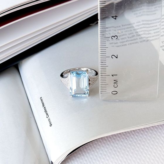 Срібна каблучка з топазом 9.91ct