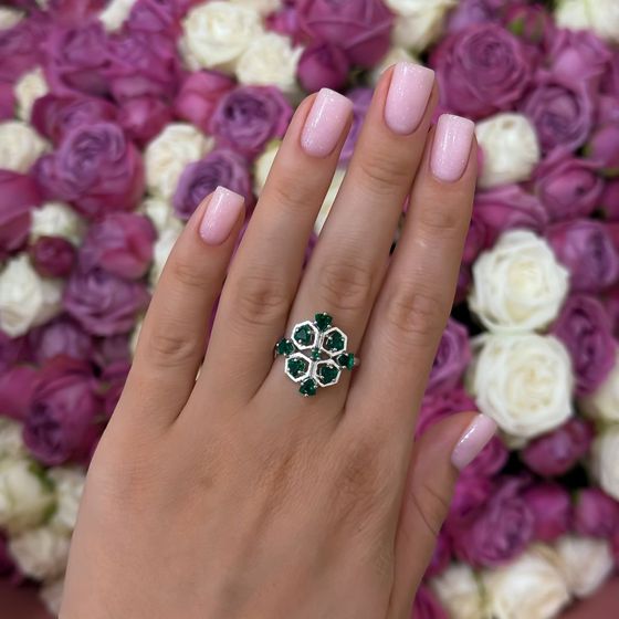 Silver ring with a 1.725-carat emerald