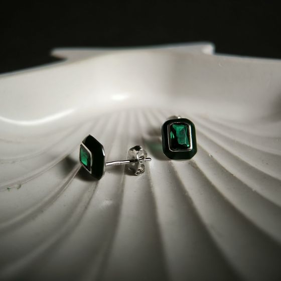 Silver earrings with phianites, semallu