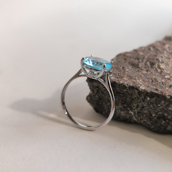 Silver ring with cubic zirconia
