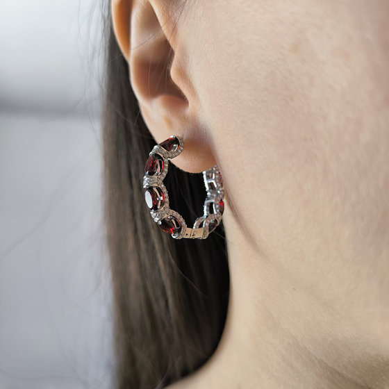 Silver earrings with garnet 12.381ct