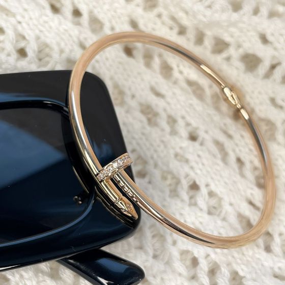 Gold bracelet with 0.22ct fianites