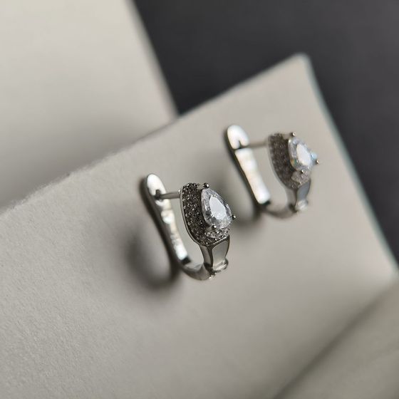 Silver earrings with mother-of-pearl