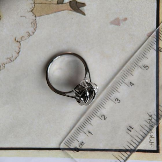 Silver ring with rauchtopaz (smoky quartz) 4.472ct, phianites