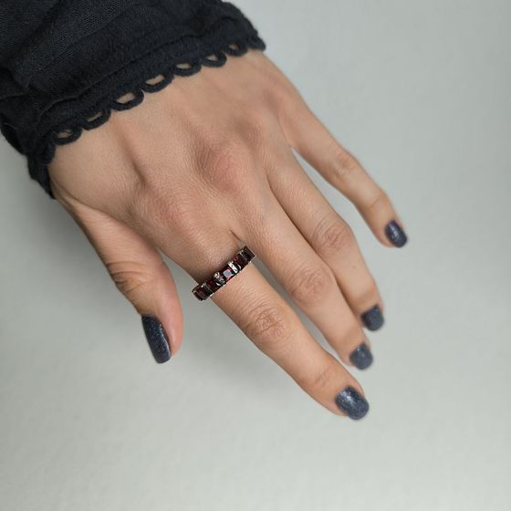 Срібна каблучка з гранатом 2.617ct