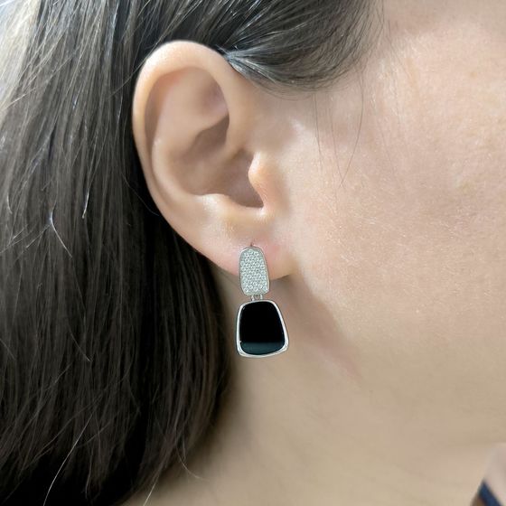 Silver earrings with onyx