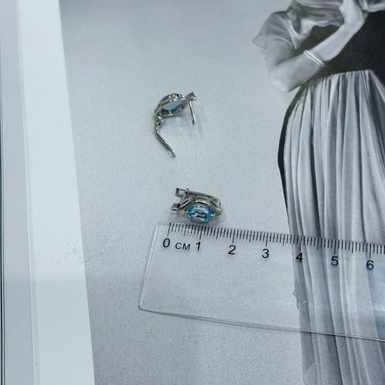 Silver Earrings with a 2.99-carat Topaz