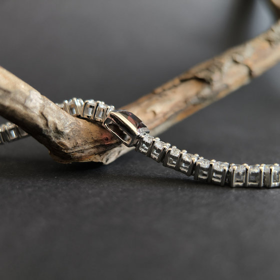 Silver bracelet with garnet 10.017ct