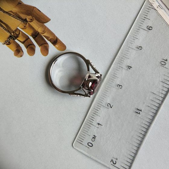 Срібна каблучка з гранатом nano 2.714ct, фіанітами