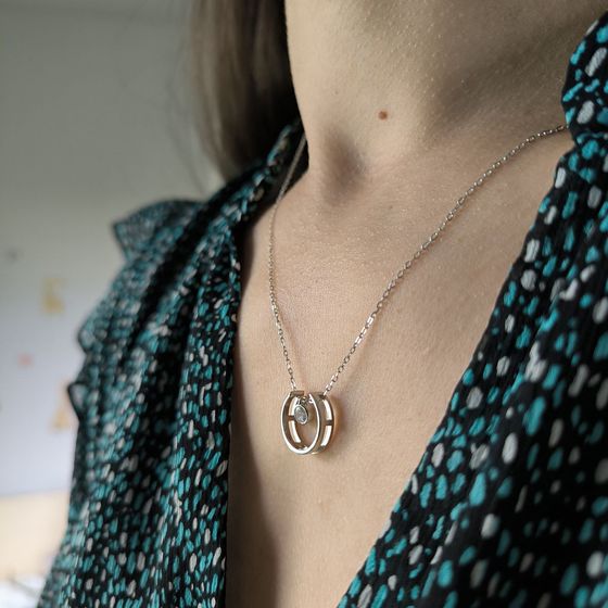 Silver necklace with phianites